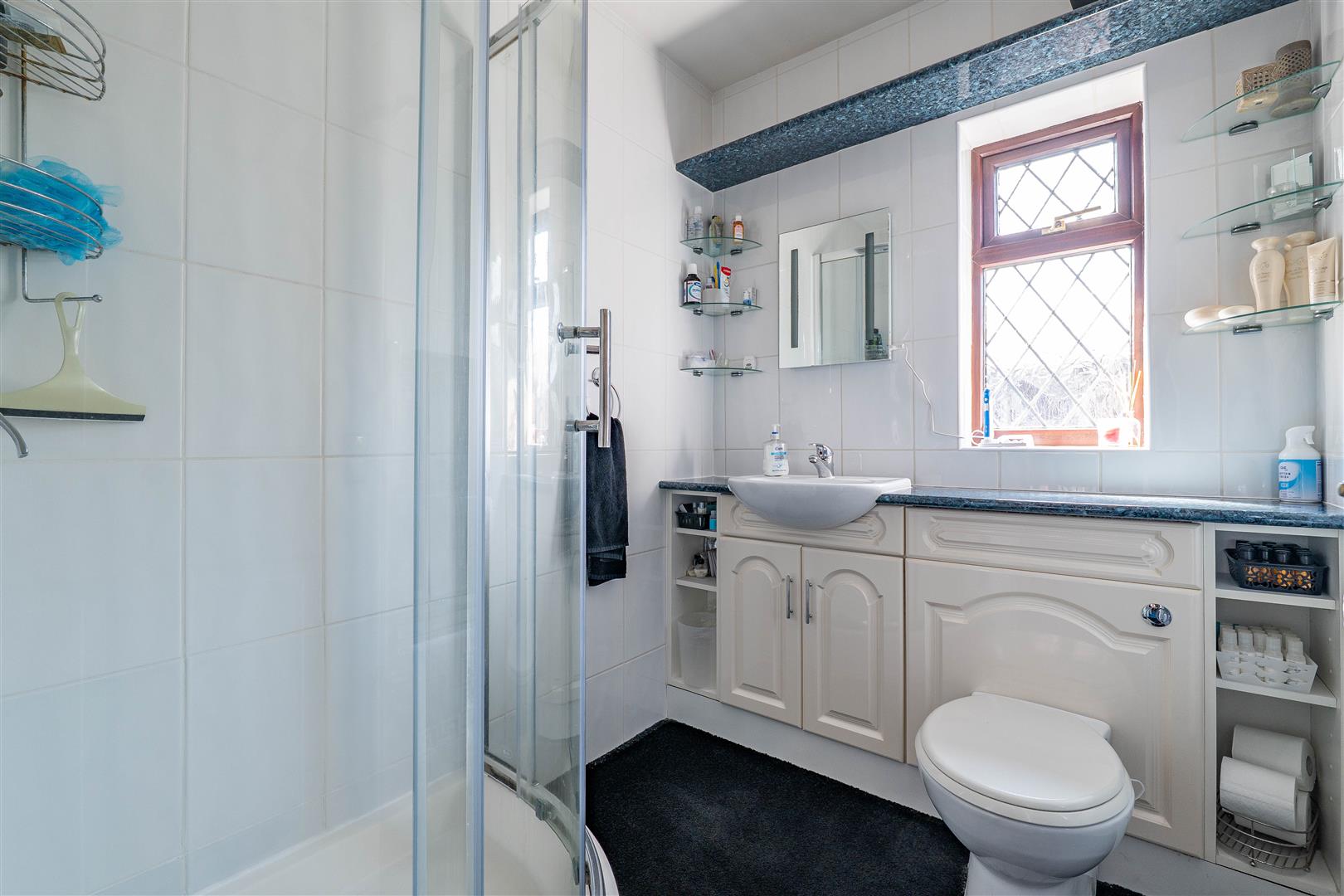 5 bed property in Evesham Close, Preston
